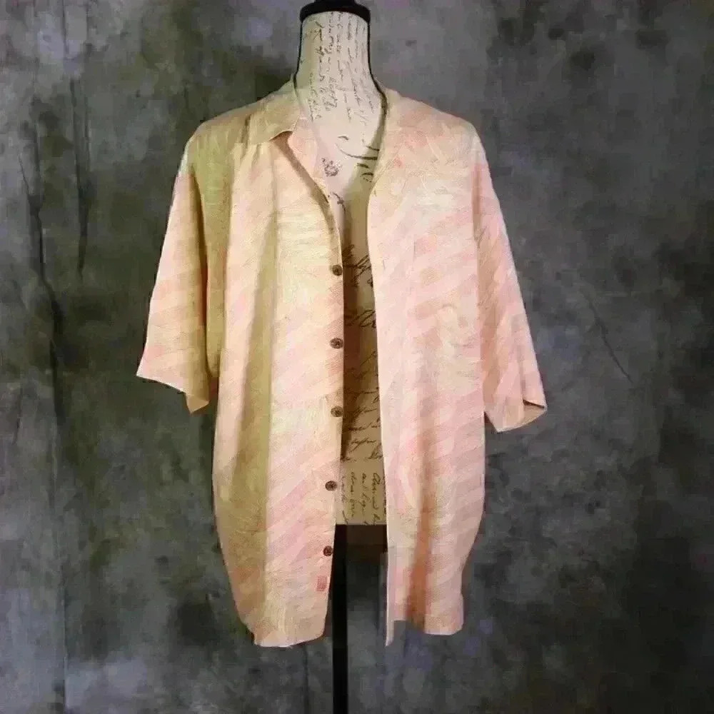 Tommy Bahama 100% Silk botanical print short sleeve button down shirt size M pin